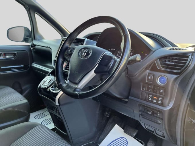 2025 Toyota Voxy/noah