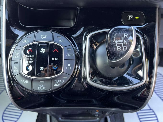 2025 Toyota Voxy/noah