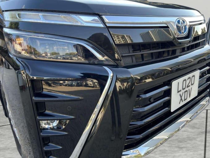 2025 Toyota Voxy/noah