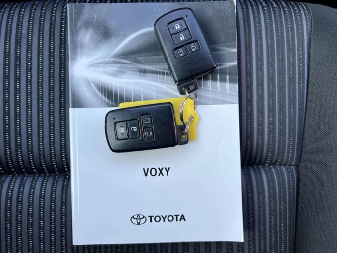 2025 Toyota Voxy/noah