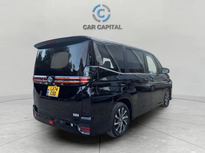 2025 Toyota Voxy/noah