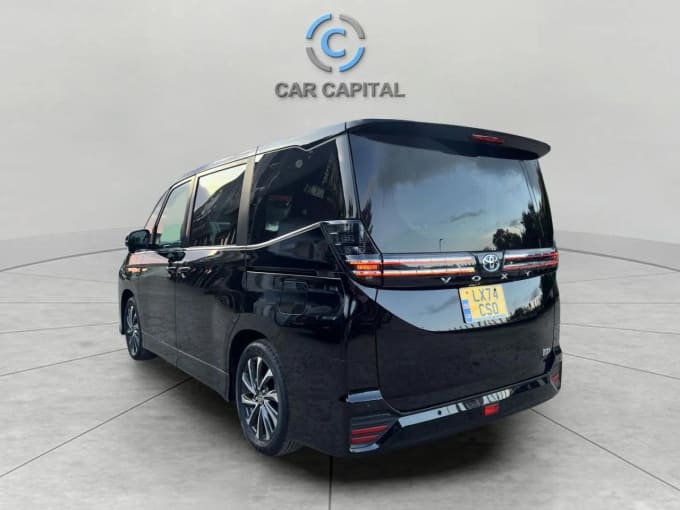 2025 Toyota Voxy/noah