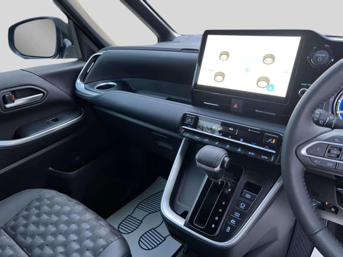 2025 Toyota Voxy/noah