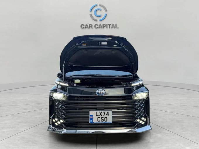 2025 Toyota Voxy/noah
