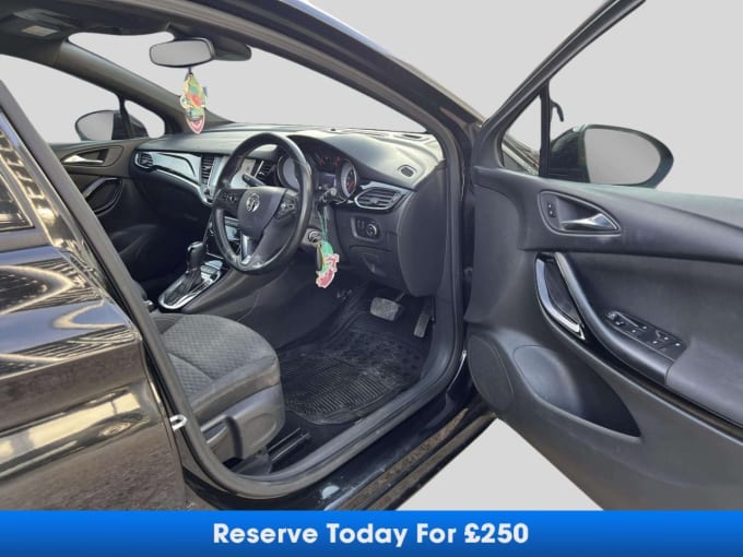 2025 Vauxhall Astra