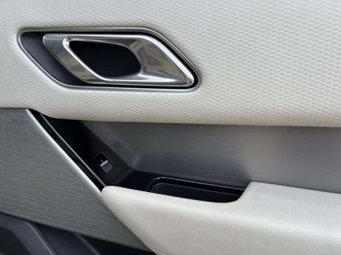 2025 Land Rover Range Rover Velar