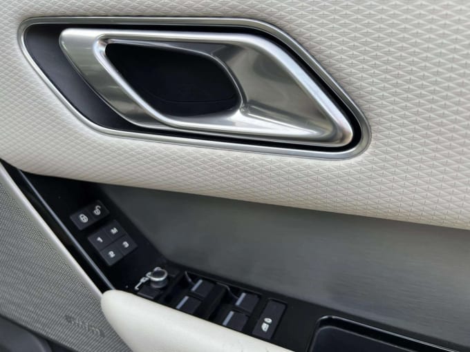 2025 Land Rover Range Rover Velar