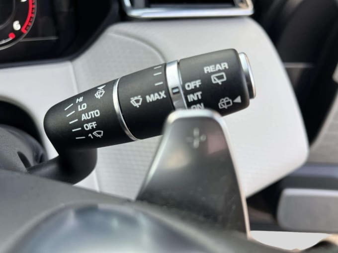 2025 Land Rover Range Rover Velar