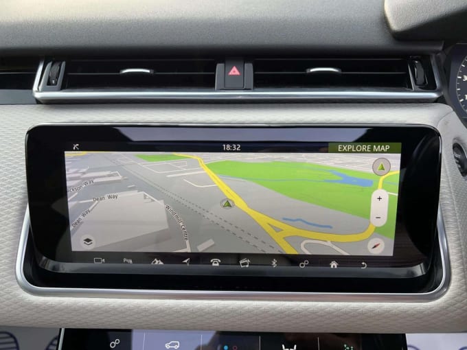 2025 Land Rover Range Rover Velar