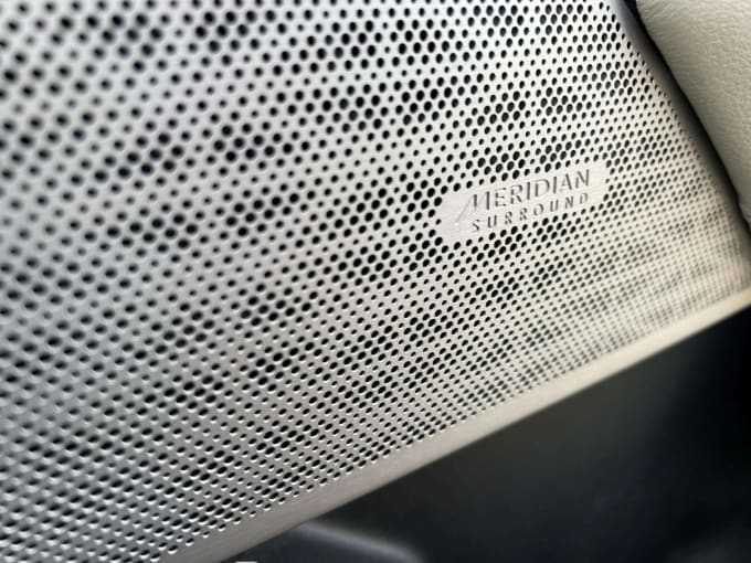 2025 Land Rover Range Rover Velar