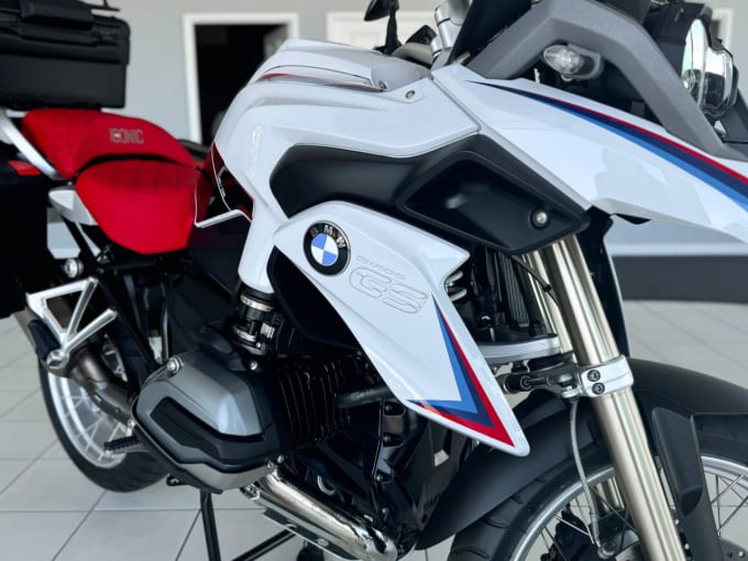 2024 BMW R Series