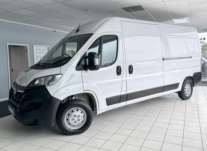 2025 Vauxhall Movano