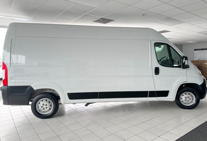 2025 Vauxhall Movano