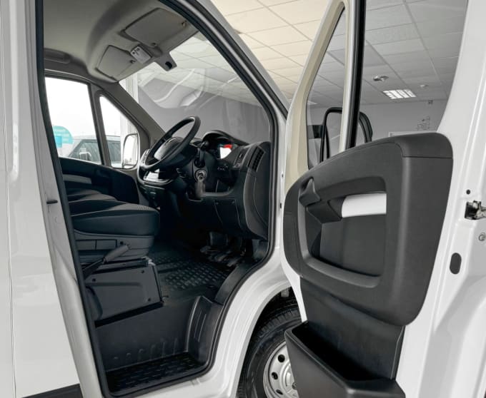 2025 Vauxhall Movano