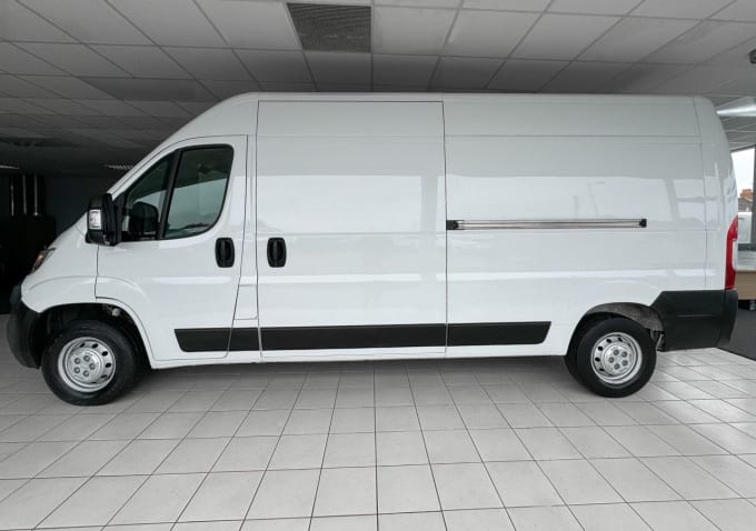 2025 Vauxhall Movano