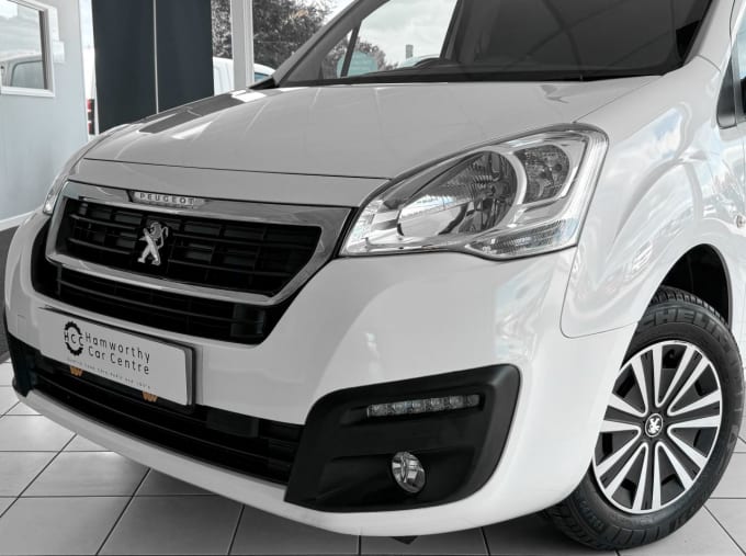 2025 Peugeot Partner