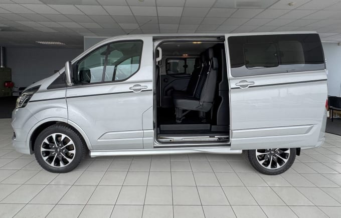 2025 Ford Transit Custom