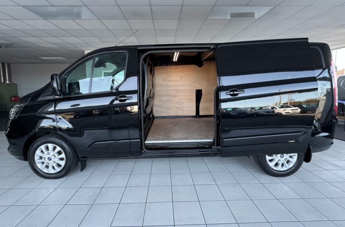 2025 Ford Transit Custom