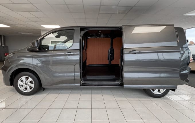 2025 Ford Transit Custom