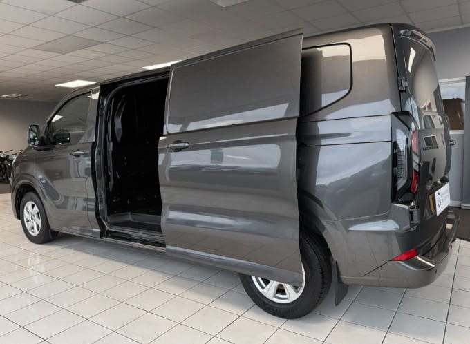 2025 Ford Transit Custom