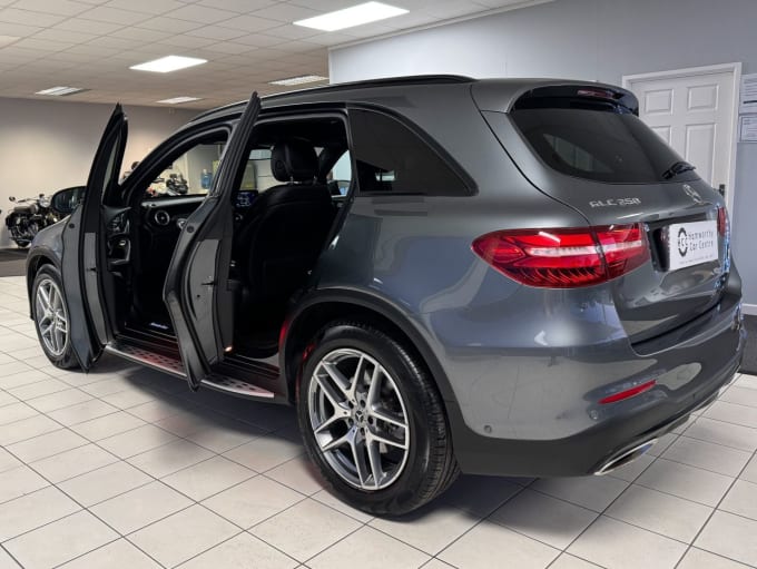 2025 Mercedes-benz Glc