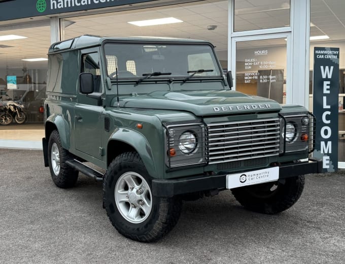 2025 Land Rover Defender 90