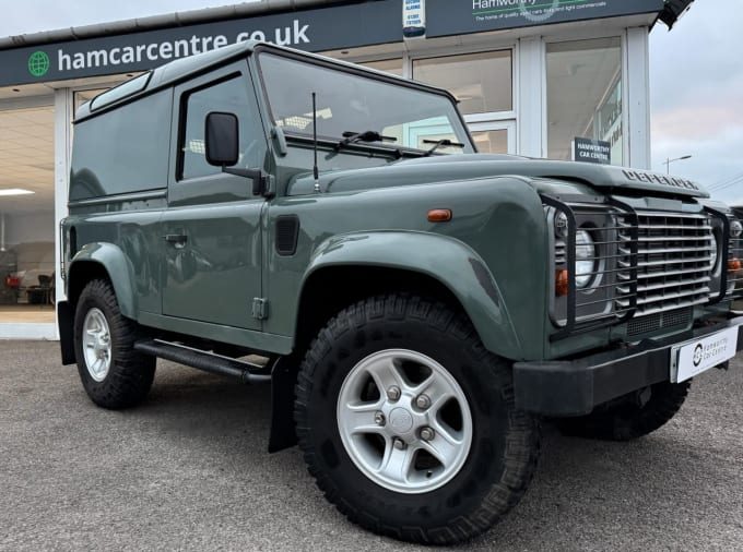 2025 Land Rover Defender 90