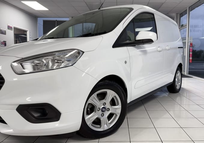 2025 Ford Transit Courier