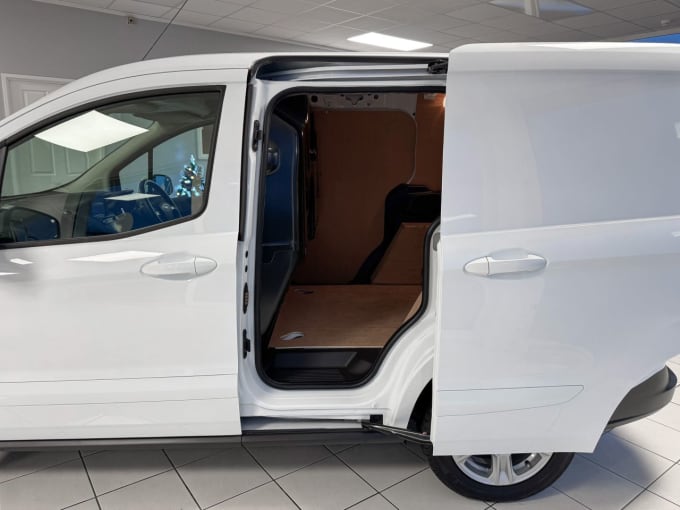 2025 Ford Transit Courier