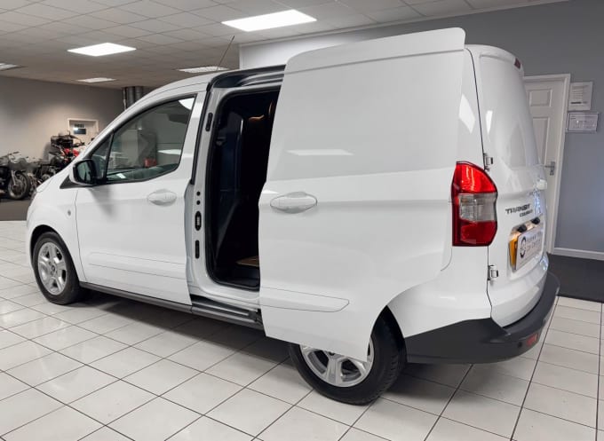 2025 Ford Transit Courier