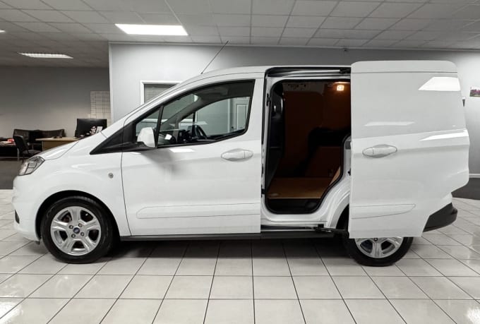 2025 Ford Transit Courier