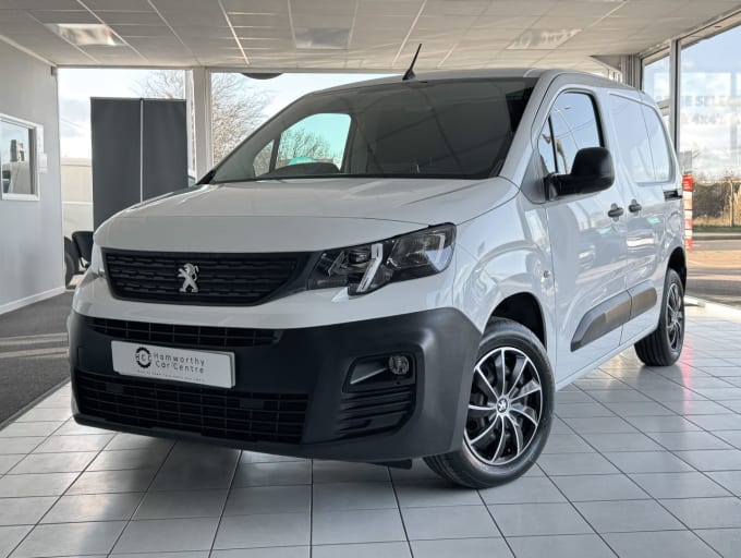 2025 Peugeot Partner