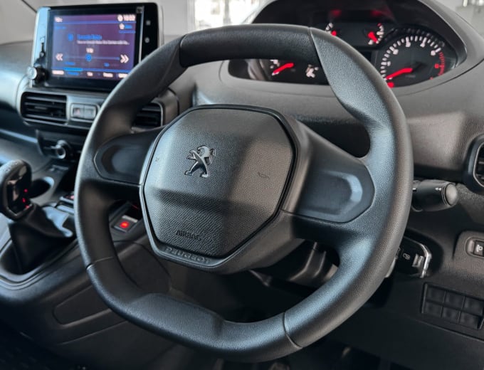 2025 Peugeot Partner