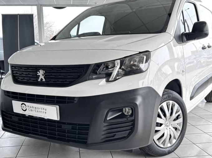 2025 Peugeot Partner