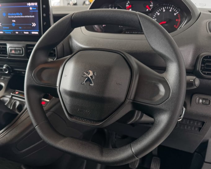 2025 Peugeot Partner