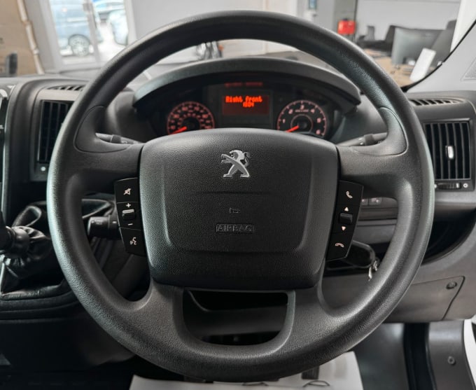 2025 Peugeot Boxer