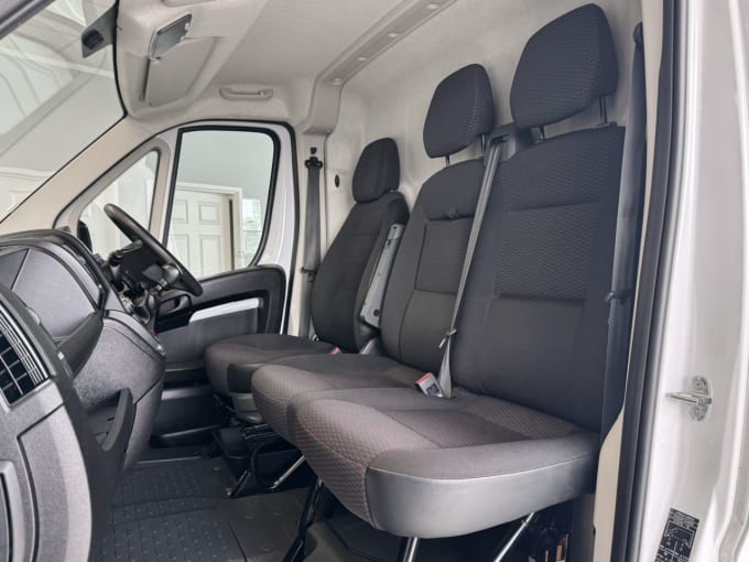 2025 Peugeot Boxer