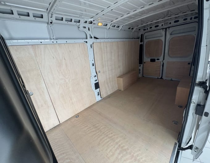 2025 Peugeot Boxer