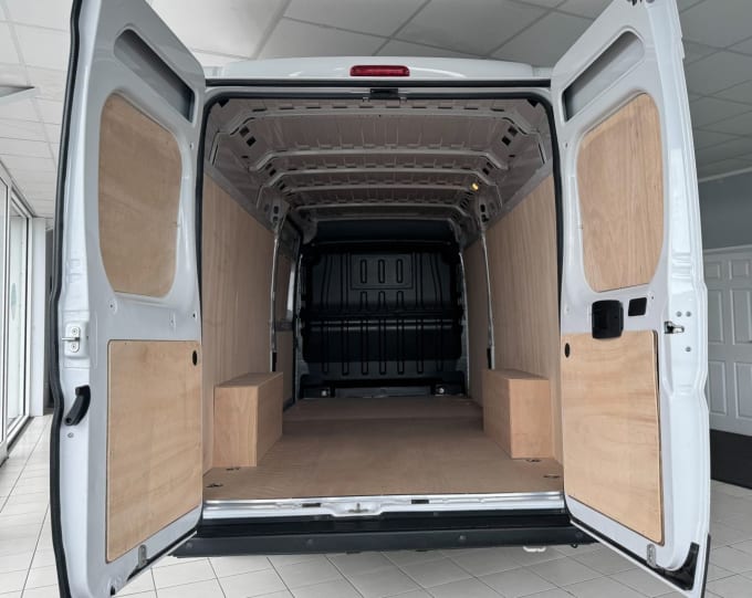 2025 Peugeot Boxer