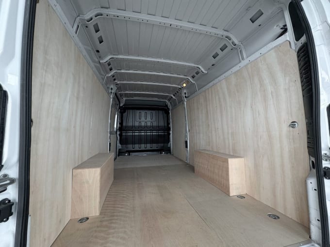 2025 Peugeot Boxer