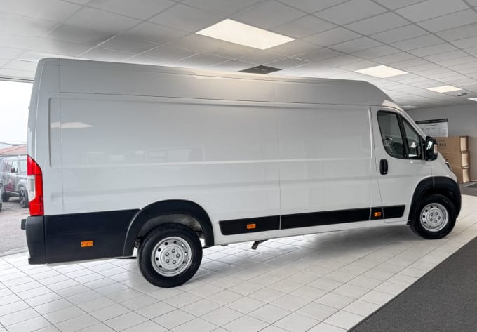 2025 Peugeot Boxer