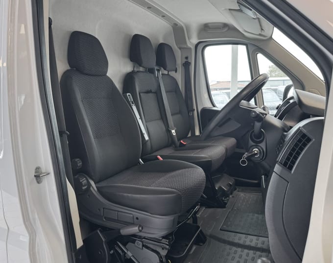 2025 Peugeot Boxer