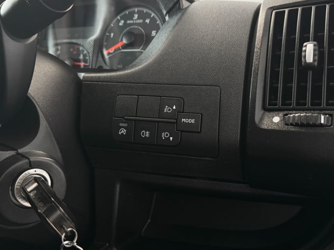 2025 Peugeot Boxer
