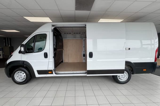 2025 Peugeot Boxer