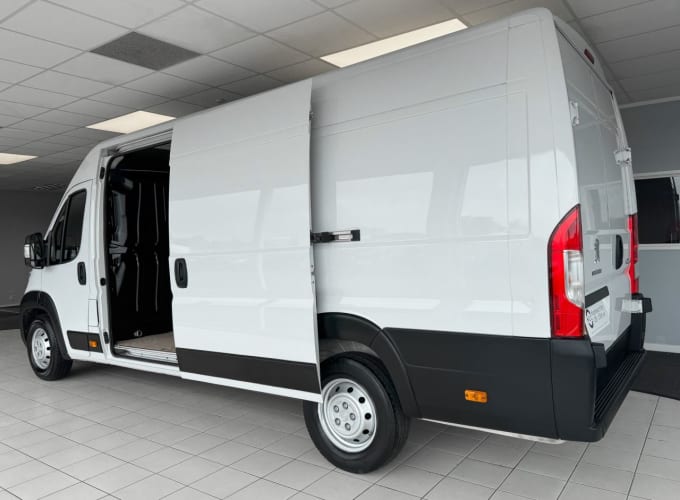 2025 Peugeot Boxer