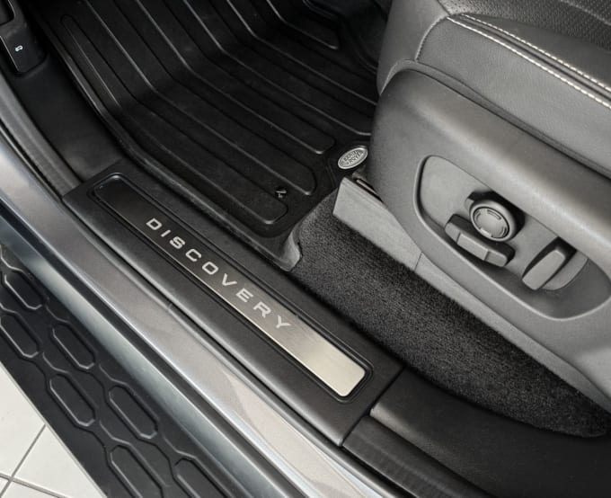 2025 Land Rover Discovery