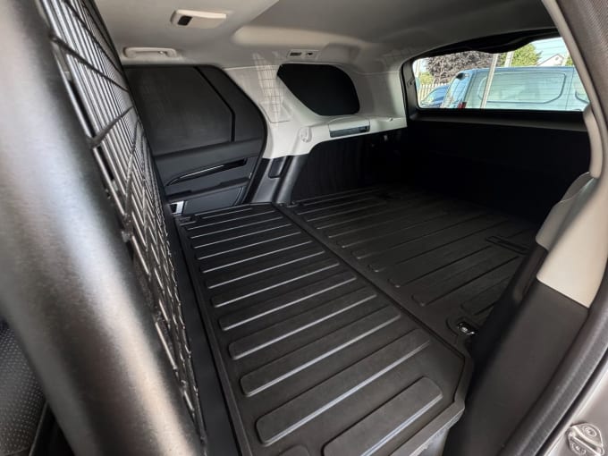 2025 Land Rover Discovery