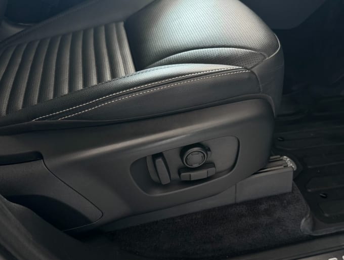 2025 Land Rover Discovery