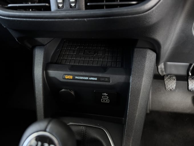 2025 Ford Transit Courier