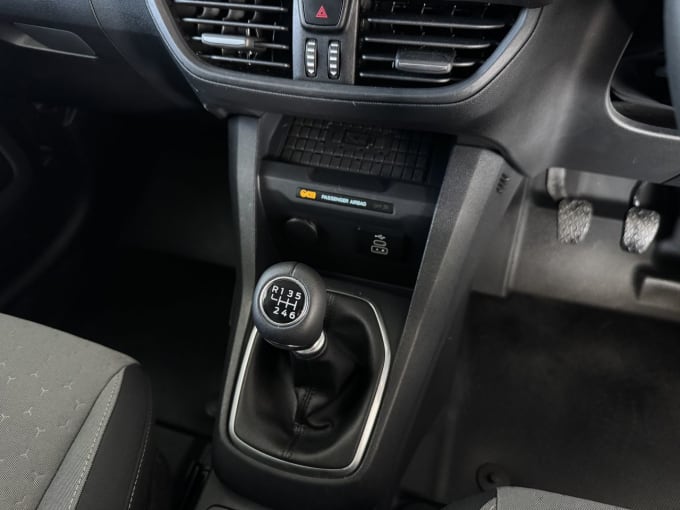 2025 Ford Transit Courier